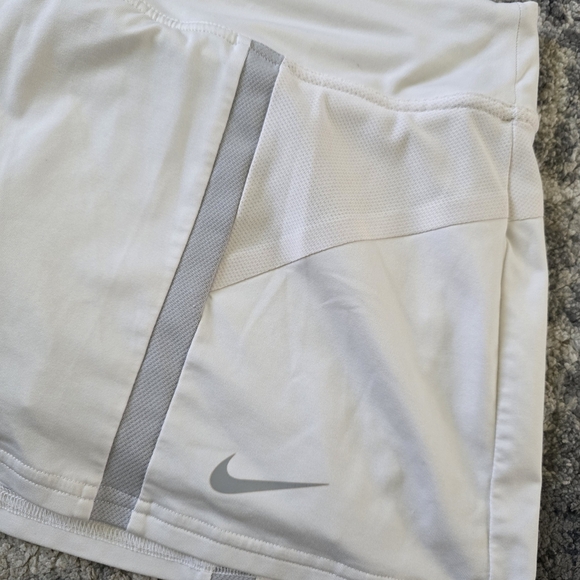 Nike Medium White and Gray Athletic Tennis Golf Mini Skirt Dri-fit - Picture 2 of 6